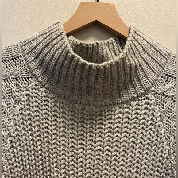 Comfy Gray Sweater - Picture 4 of 6